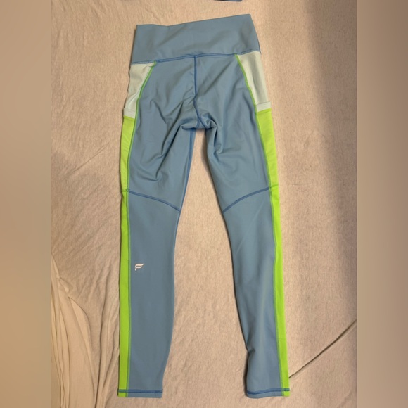 Fabletics set - small bottoms - medium bra - Picture 6 of 6